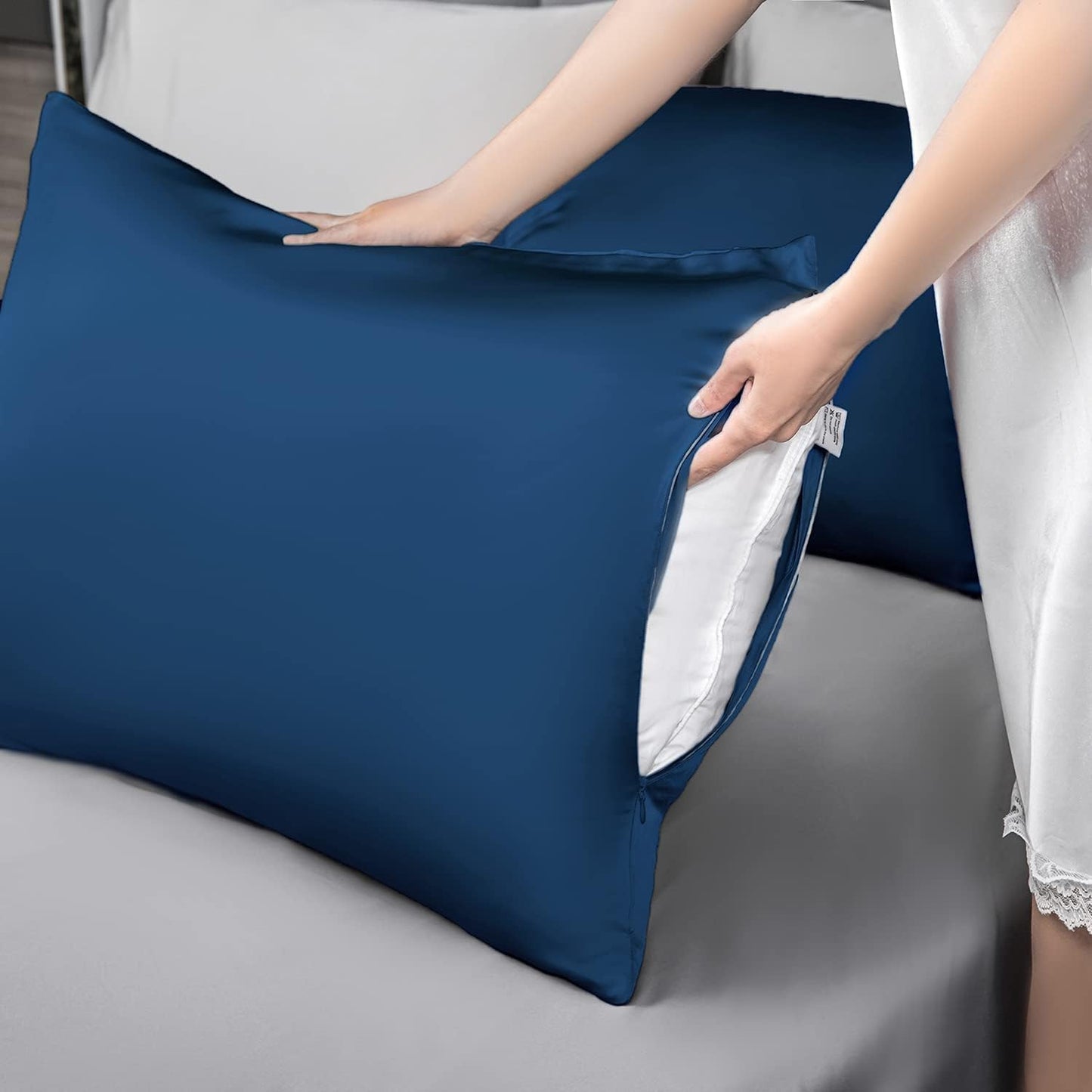 Mulberry Silk Pillowcase for Hair and Skin,Cooling Silk Pillow Case with Hidden Zipper,Allergen Proof Dual Sides Soft Breathable Smooth Silk Pillow Cover for Women (Gem Blue, Body)