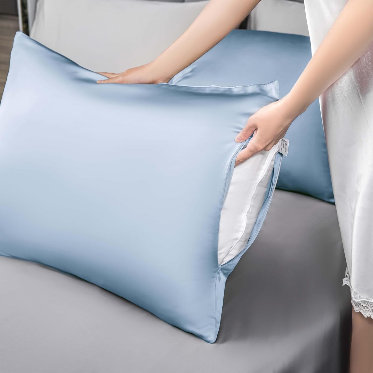 Mulberry Silk Pillowcase for Hair and Skin,Cooling Silk Pillow Case with Hidden Zipper,Allergen Proof Dual Sides Soft Breathable Smooth Silk Pillow Cover for Women (Light Blue,Toddler)