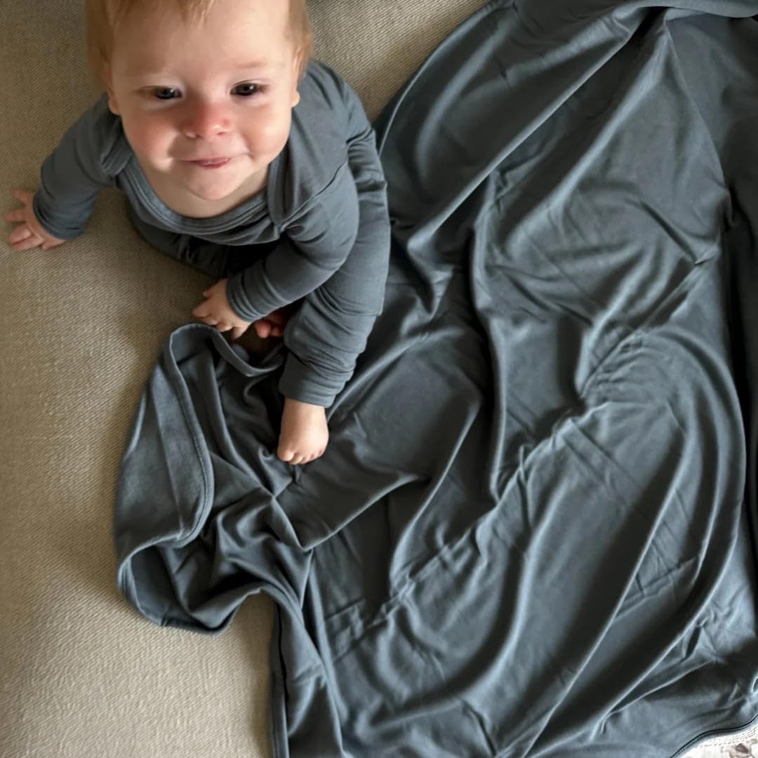 GUNAMUNA Unisex Baby Children Fleece Blanket, Soft and Fluffy, Swaddle Wrap, Size Mini (30" x 40"), Moss