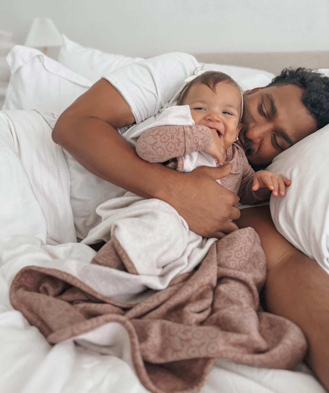 GUNAMUNA Unisex Baby Children Fleece Blanket, Soft and Fluffy, Swaddle Wrap, Size Mini (30" x 40"), Maple