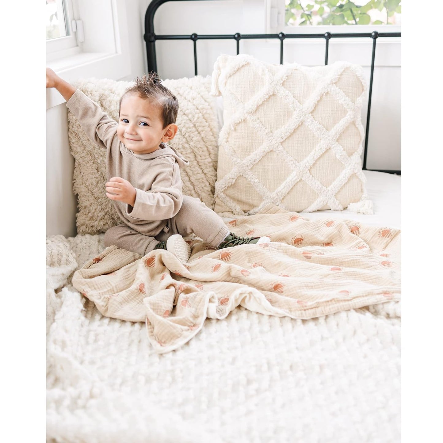 Konssy Baby Blankets for Unisex Boys Girls, Super Soft Nursery Minky Blankets with Muslin Cotton Front and Dotted Fleece Backing, Printed Bed Throws Newborn