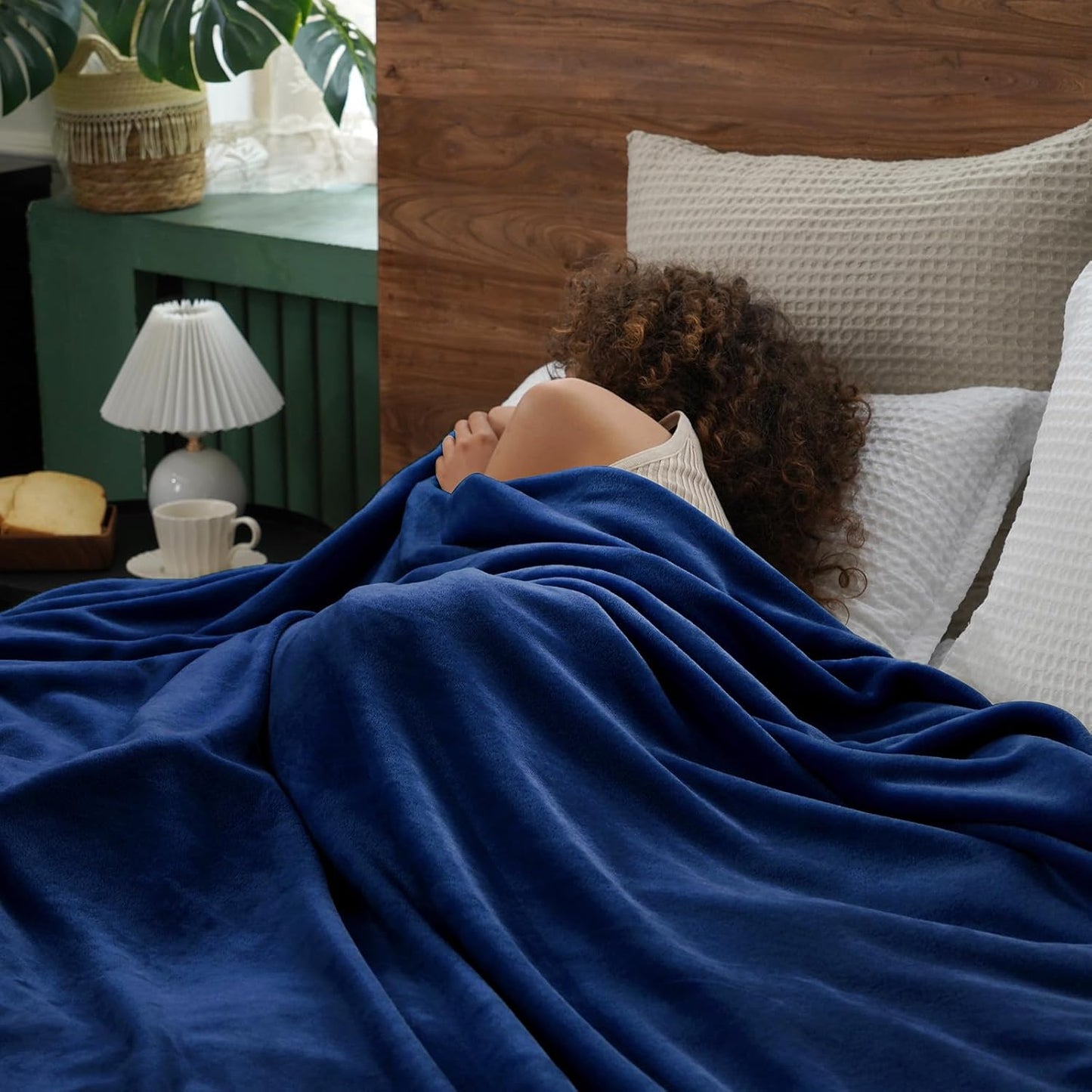 PHF Ultra Soft Fleece Blanket King Size, No Shed No Pilling Luxury Plush Cozy 300GSM Lightweight Blanket for Bed, Couch, Chair, Sofa Suitable for All Season, 108" x 90", Navy Blue