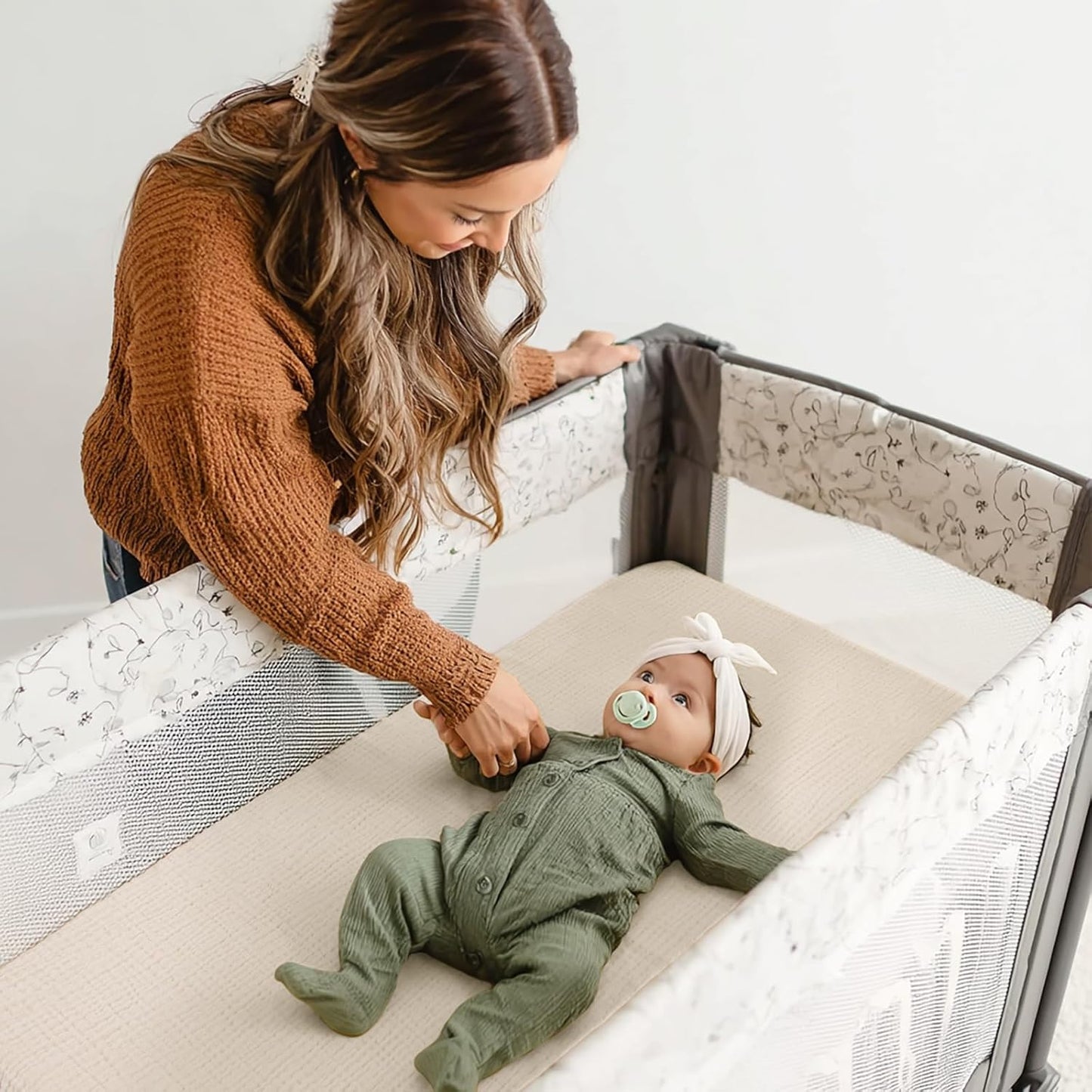 lulumoon Baby Muslin Crib Sheets - Toddler Cotton Fitted Crib Sheets Neutral for Boys and Girls 2Pack (White & Cream, for Baby Trend Pack N Play)