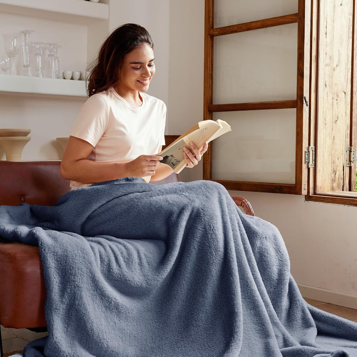 Exclusivo Mezcla Queen Size Flannel Fleece Blanket, Super Soft Velvet Plush Bed Blanket, Fuzzy Cozy and Warm for All Seasons, 90x90 Inches, Stone Blue