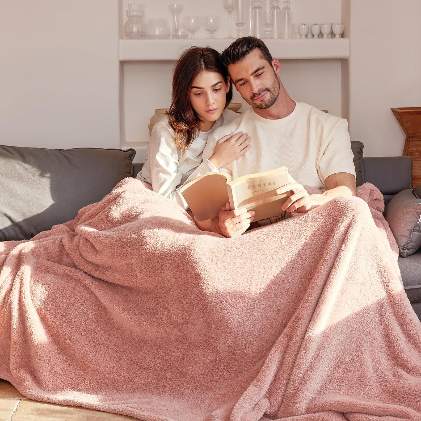 Exclusivo Mezcla Soft Fleece Throw Blanket for Couch, Super Soft Velvet Plush Bed Blanket, Fuzzy Cozy and Warm for All Seasons, 50x60 Inches, Pink