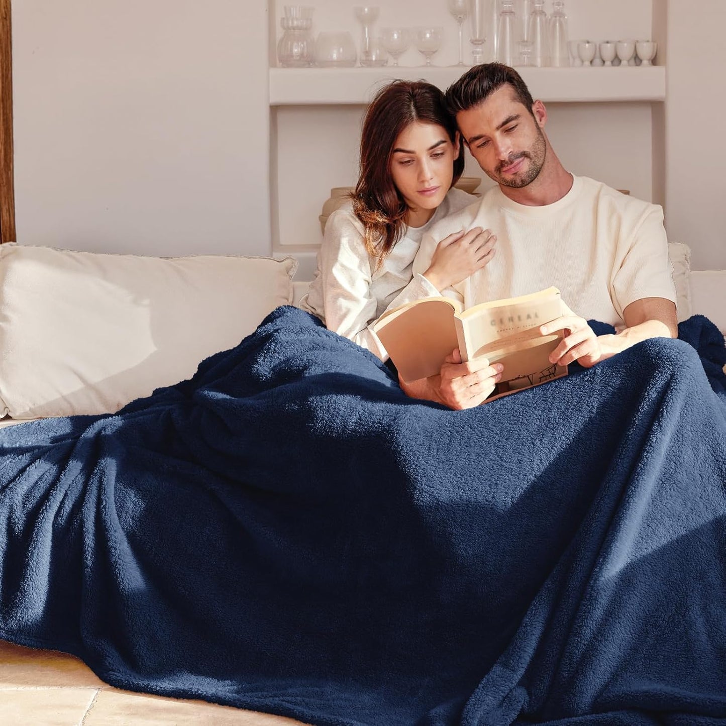 Exclusivo Mezcla Soft Fleece Throw Blanket for Couch, Super Soft Velvet Plush Bed Blanket, Fuzzy Cozy and Warm for All Seasons, 50x60 Inches, Navy Blue