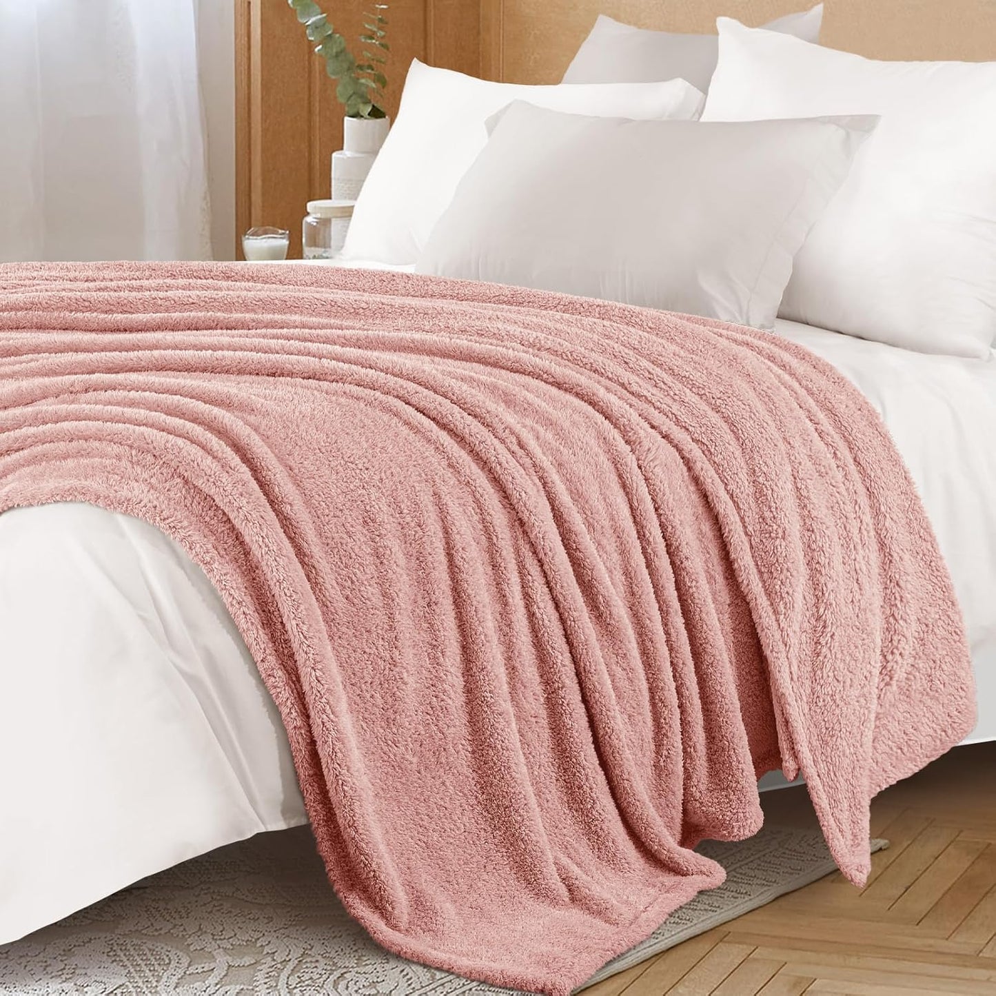 Exclusivo Mezcla Fleece Blanket for Couch, Soft and Cozy Twin Blankets for Women Men Girls Kids, Suitable for All Seasons, Dusty Pink,60x80 Inches