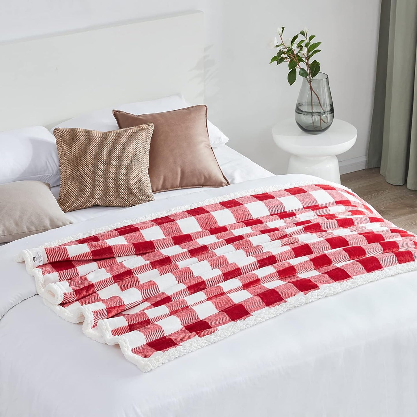 Touchat Sherpa Red and White Buffalo Plaid Christmas Twin Blanket 60" X 70", Fuzzy Fluffy Soft Cozy Blankets, Fleece Flannel Plush Microfiber Throw for Couch Bed Sofa (Red and White)