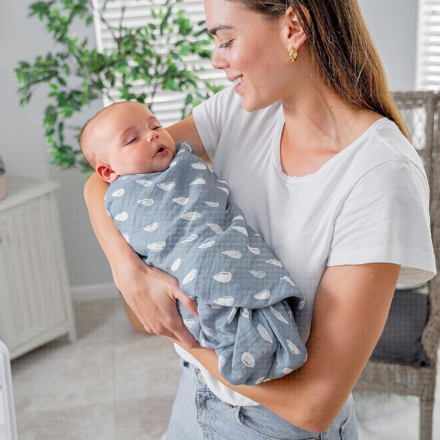 Comfy Cubs Muslin Swaddle Blankets Pack of 1 - 47 x 47 Inch Soft Cotton Baby Blanket Set, Large Multipurpose Wraps for Newborns - Self-Soothing Swaddles for Newborns - Blue Raindrops